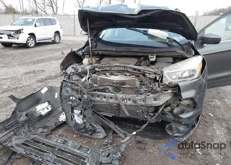 2018 Ford Escape Se from USA, damaged, VIN 1FMCU0GD3JUA78062